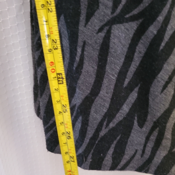 Pretty black/grey A Symmetrical off the shoulder sweater. - Picture 10 of 10